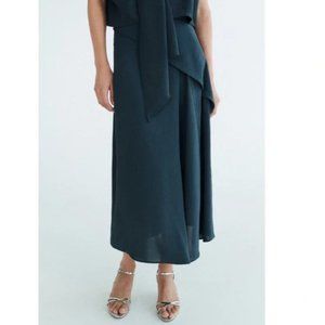 NWT Zara fluid flyaway skirt